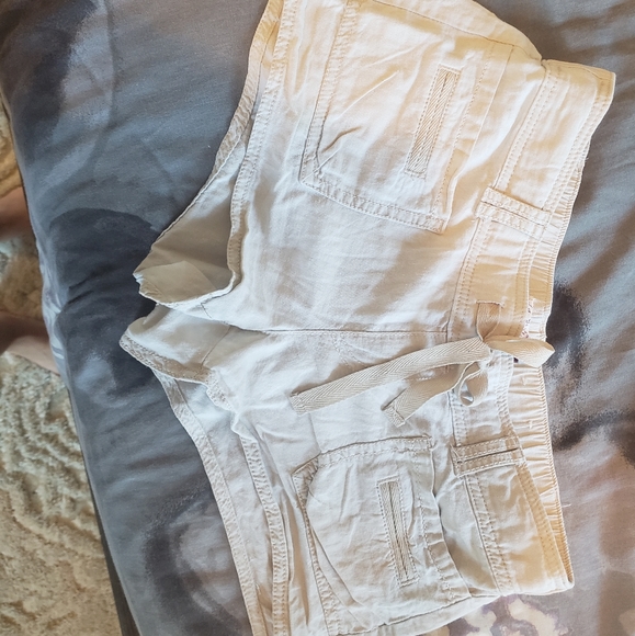 Shorts - Picture 3 of 4